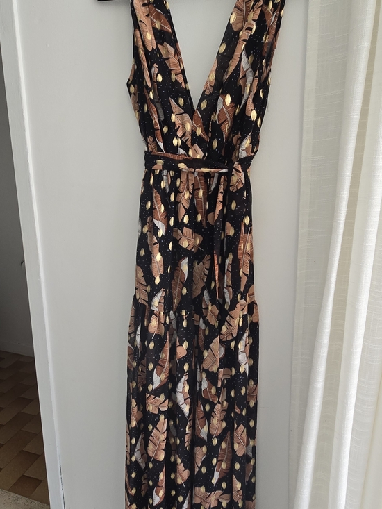 Dresses & Skirts - Black Feather-Print V-Neck Maxi Dress